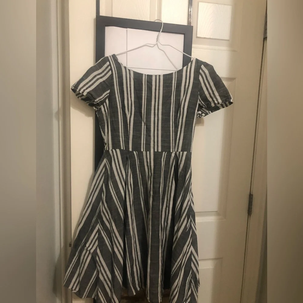 Size 4 Gray and White Striped Midi Dress by Shabby Apple - Picture 5 of 6